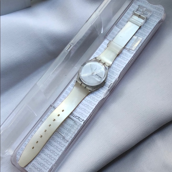 White Swatch - Picture 4 of 4